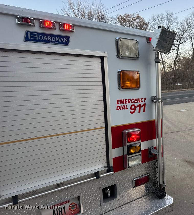 image for item DW6741 1997 Ford F450 Super Duty rescue vehicle