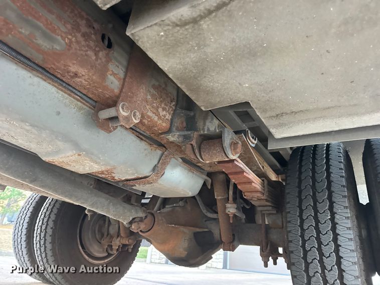 image for item DW6741 1997 Ford F450 Super Duty rescue vehicle