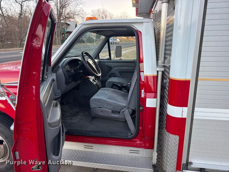 image for item DW6741 1997 Ford F450 Super Duty rescue vehicle
