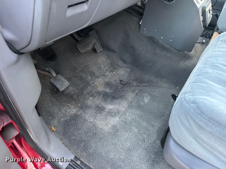 image for item DW6741 1997 Ford F450 Super Duty rescue vehicle