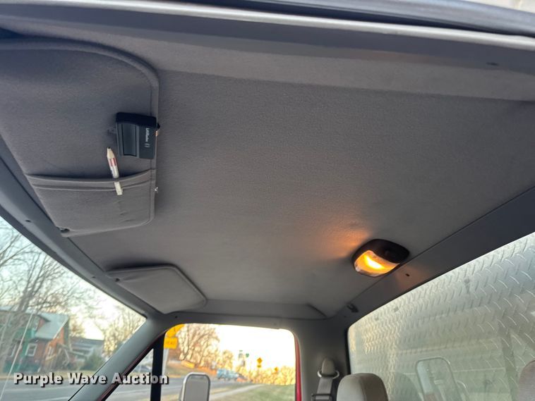 image for item DW6741 1997 Ford F450 Super Duty rescue vehicle