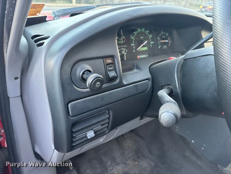 image for item DW6741 1997 Ford F450 Super Duty rescue vehicle