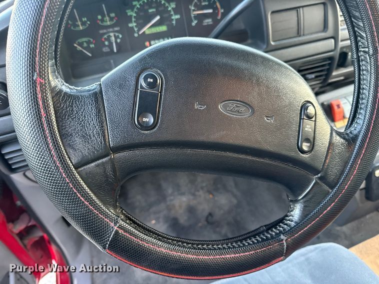 image for item DW6741 1997 Ford F450 Super Duty rescue vehicle