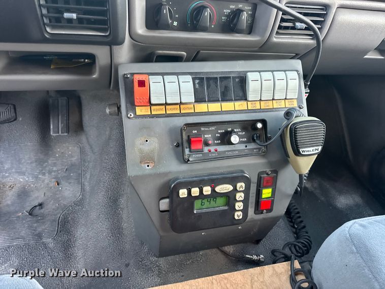 image for item DW6741 1997 Ford F450 Super Duty rescue vehicle