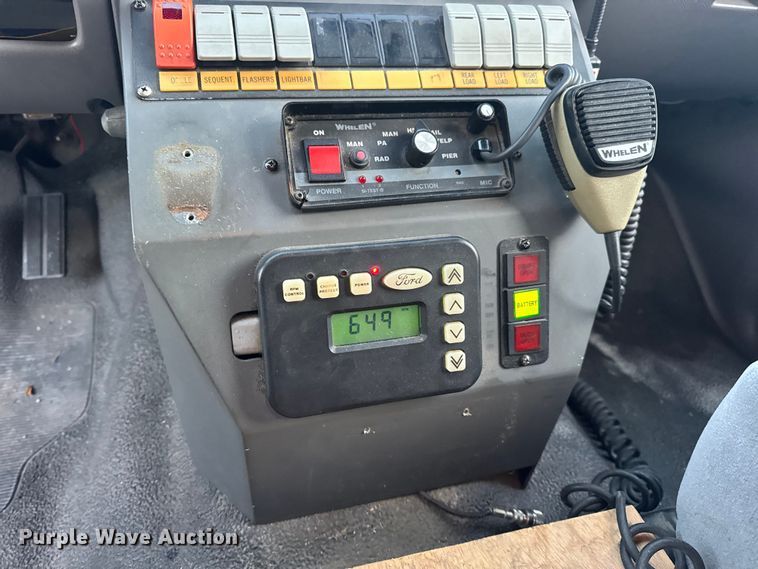 image for item DW6741 1997 Ford F450 Super Duty rescue vehicle