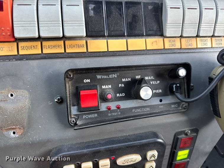 image for item DW6741 1997 Ford F450 Super Duty rescue vehicle