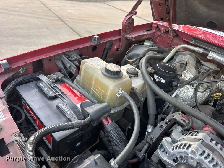 image for item DW6741 1997 Ford F450 Super Duty rescue vehicle