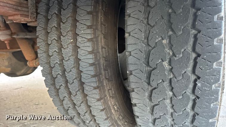 image for item DW6741 1997 Ford F450 Super Duty rescue vehicle