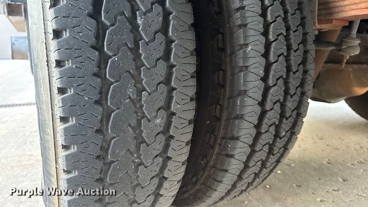 image for item DW6741 1997 Ford F450 Super Duty rescue vehicle