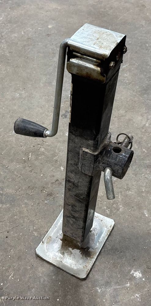 image for item DW7360 2016 John Deere HX15 batwing rotary mower