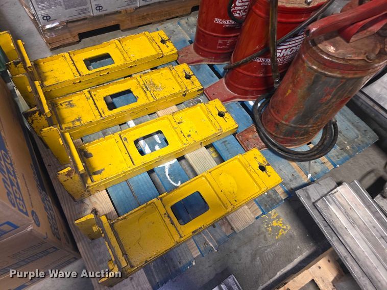 image for item DZ3666 Shoring equipment