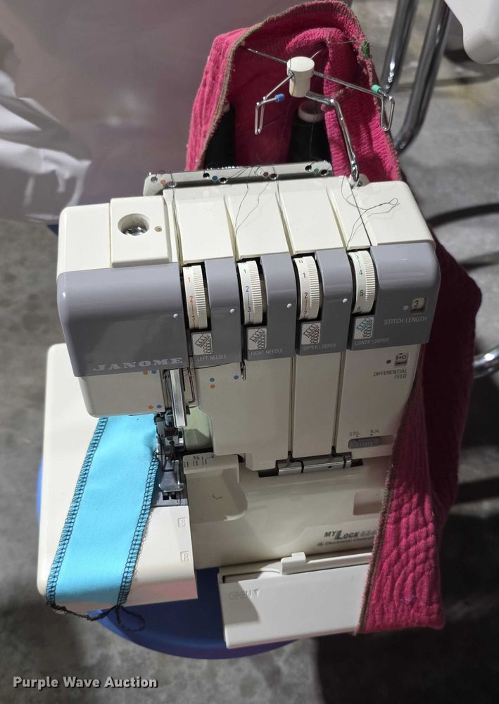 image for item DZ3693 Sewing machines