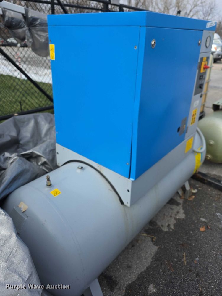 image for item DZ3695 2013 Cariac SPA E238696 air compressor