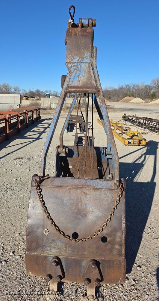 image for item DZ3701 Yaun  clam shell bucket