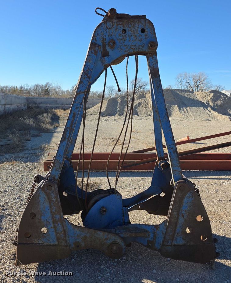 image for item DZ3701 Yaun  clam shell bucket