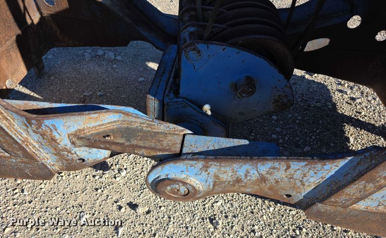 image for item DZ3701 Yaun  clam shell bucket