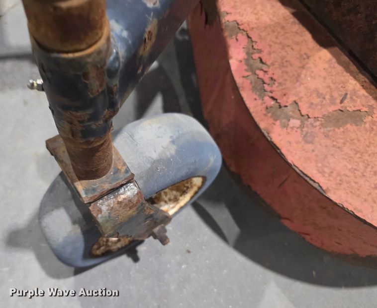 image for item DZ3717 cub cadet 7275 tractor