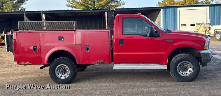 image for item EA2209 2003 Ford F350 Super Duty XL utility bed pickup truck