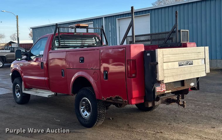 image for item EA2209 2003 Ford F350 Super Duty XL utility bed pickup truck