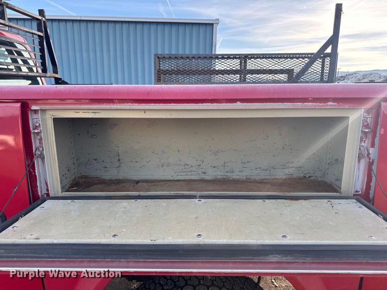 image for item EA2209 2003 Ford F350 Super Duty XL utility bed pickup truck