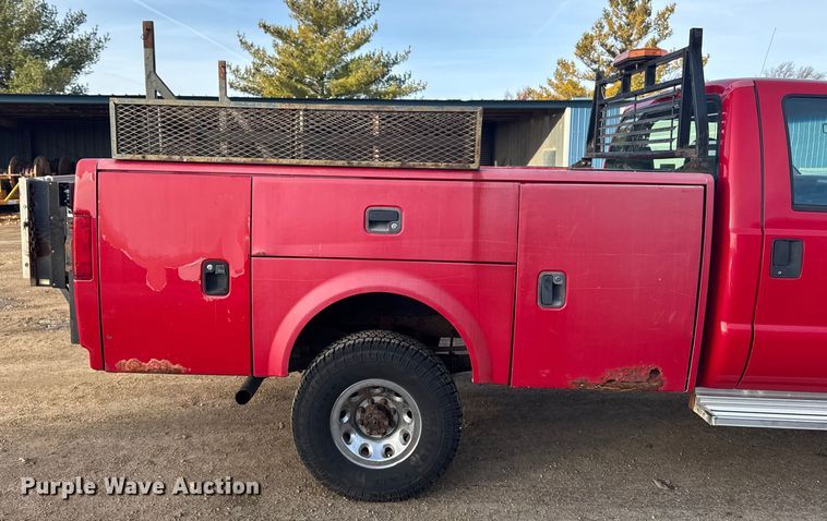 image for item EA2209 2003 Ford F350 Super Duty XL utility bed pickup truck