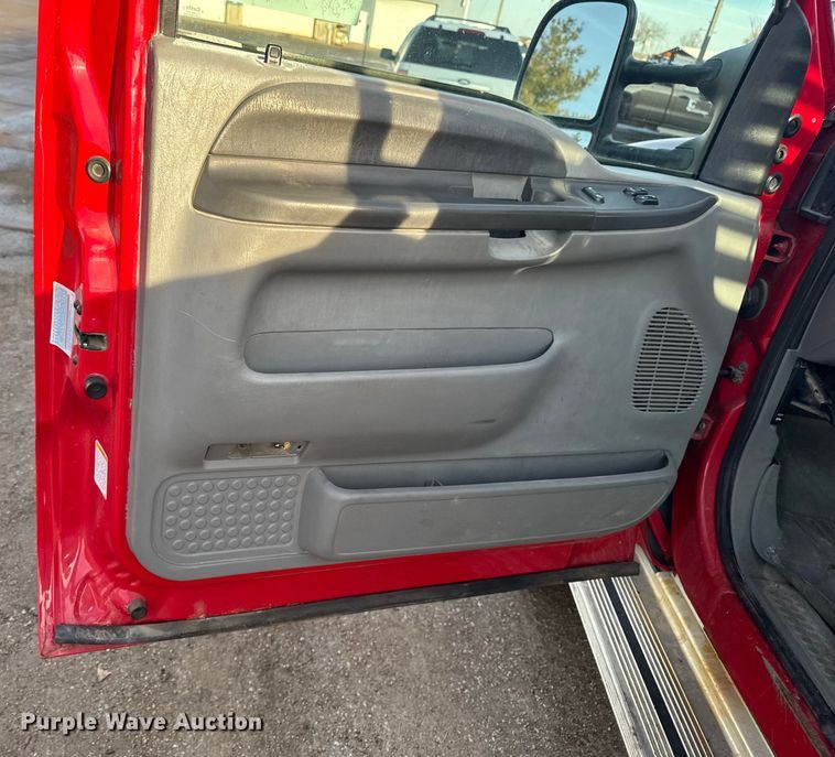 image for item EA2209 2003 Ford F350 Super Duty XL utility bed pickup truck