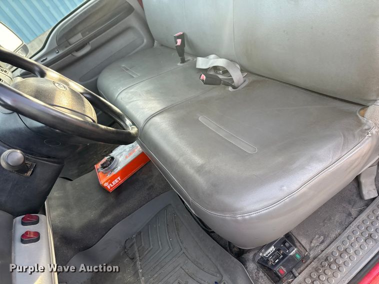 image for item EA2209 2003 Ford F350 Super Duty XL utility bed pickup truck