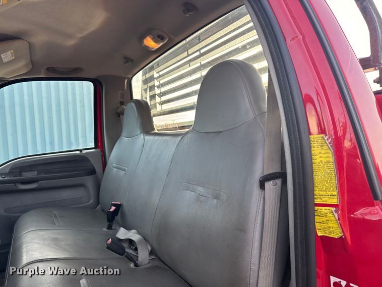 image for item EA2209 2003 Ford F350 Super Duty XL utility bed pickup truck