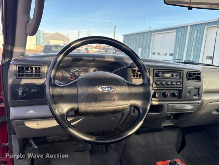 image for item EA2209 2003 Ford F350 Super Duty XL utility bed pickup truck