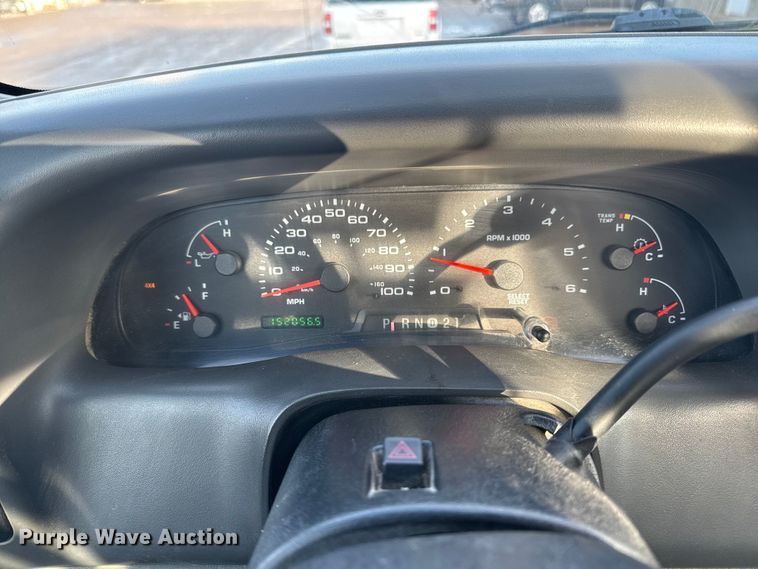 image for item EA2209 2003 Ford F350 Super Duty XL utility bed pickup truck