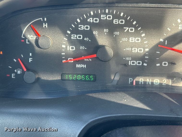 image for item EA2209 2003 Ford F350 Super Duty XL utility bed pickup truck