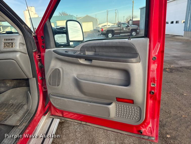 image for item EA2209 2003 Ford F350 Super Duty XL utility bed pickup truck