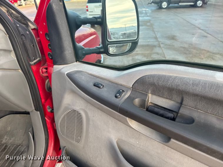 image for item EA2209 2003 Ford F350 Super Duty XL utility bed pickup truck