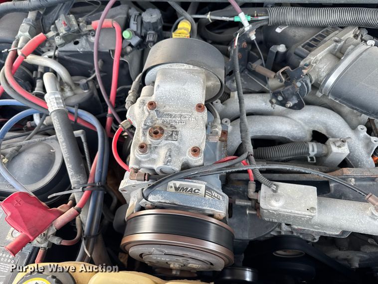 image for item EA2209 2003 Ford F350 Super Duty XL utility bed pickup truck