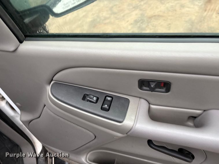 image for item EA7652 2005 Chevrolet Tahoe SUV