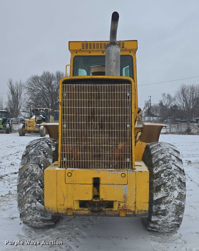 image for item EB1204 1982 John Deere 644C wheel loader