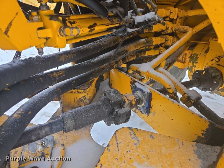 image for item EB1204 1982 John Deere 644C wheel loader