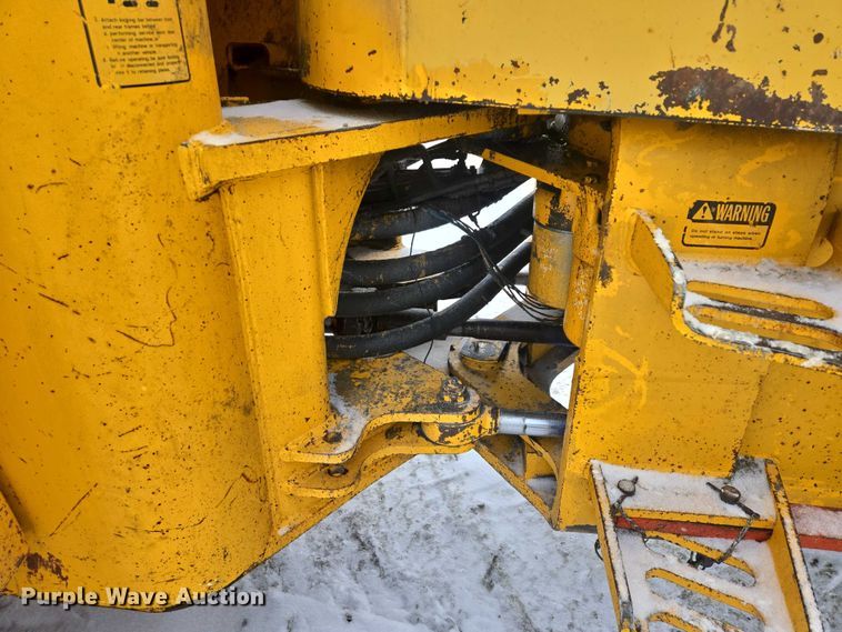 image for item EB1204 1982 John Deere 644C wheel loader