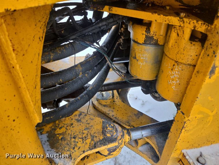 image for item EB1204 1982 John Deere 644C wheel loader