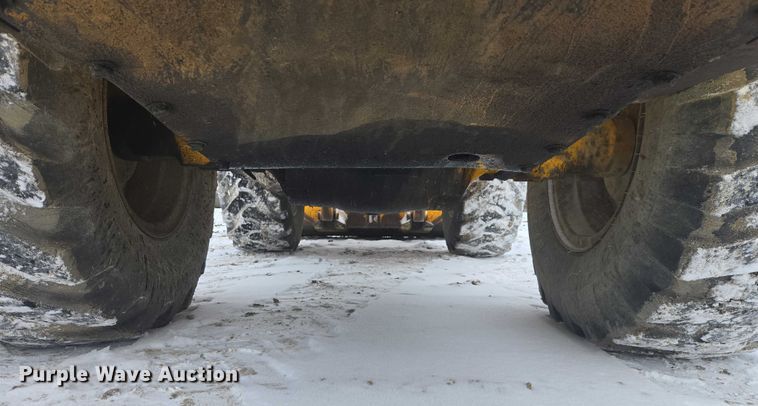 image for item EB1204 1982 John Deere 644C wheel loader