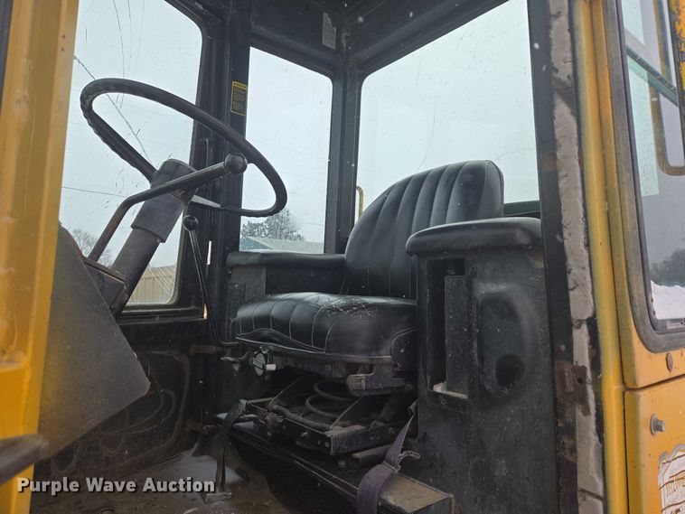 image for item EB1204 1982 John Deere 644C wheel loader