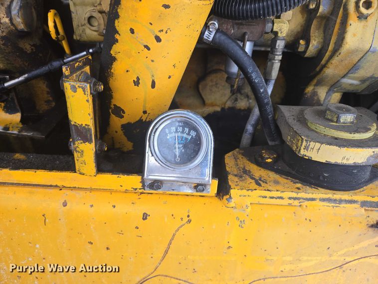 image for item EB1204 1982 John Deere 644C wheel loader