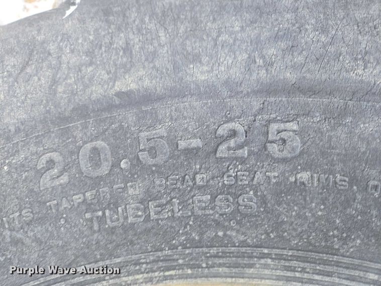 image for item EB1204 1982 John Deere 644C wheel loader