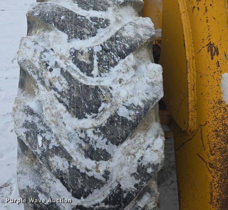 image for item EB1204 1982 John Deere 644C wheel loader