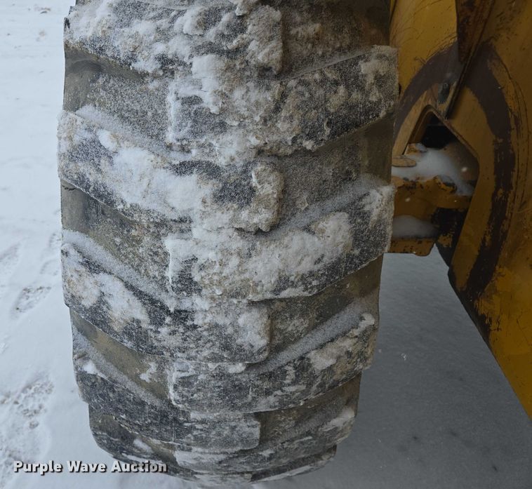 image for item EB1204 1982 John Deere 644C wheel loader