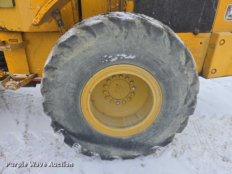 image for item EB1204 1982 John Deere 644C wheel loader