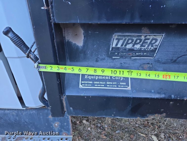 image for item EB1208 1999 Freightliner FL60 dump truck