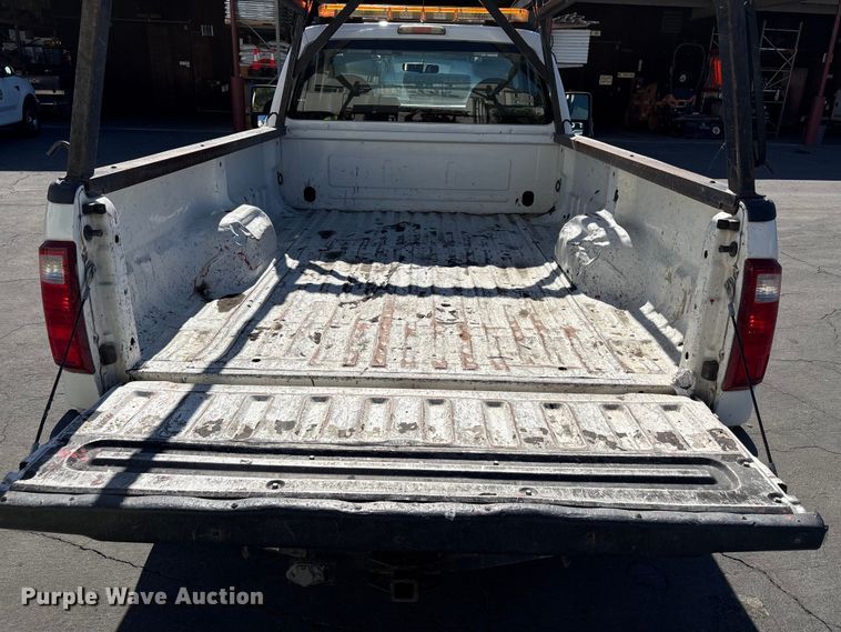 image for item EC8072 2009 Ford F250 Super Duty dump bed pickup truck