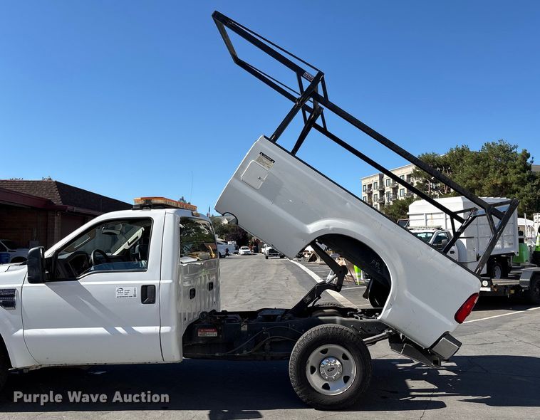 image for item EC8072 2009 Ford F250 Super Duty dump bed pickup truck