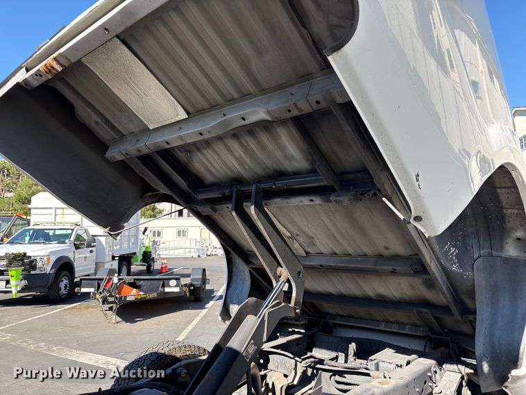 image for item EC8072 2009 Ford F250 Super Duty dump bed pickup truck